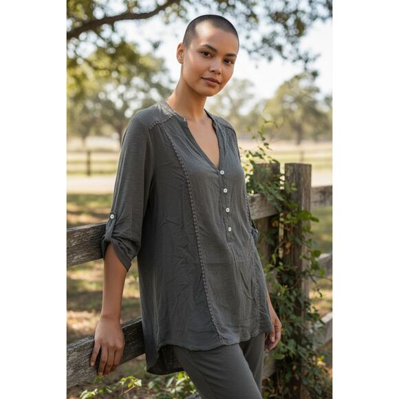 Democracy Blouse NWT V-neck button front, roll tab sleeves sz Large green - Picture 1 of 10